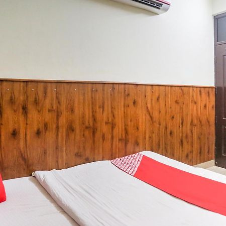 Hotel O Shri Sai Guest House Dillí Exteriér fotografie