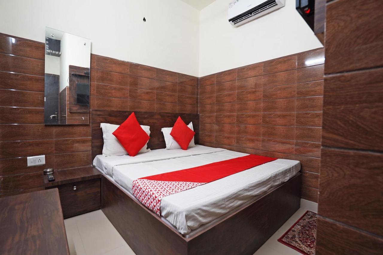 Hotel O Shri Sai Guest House Dillí Exteriér fotografie