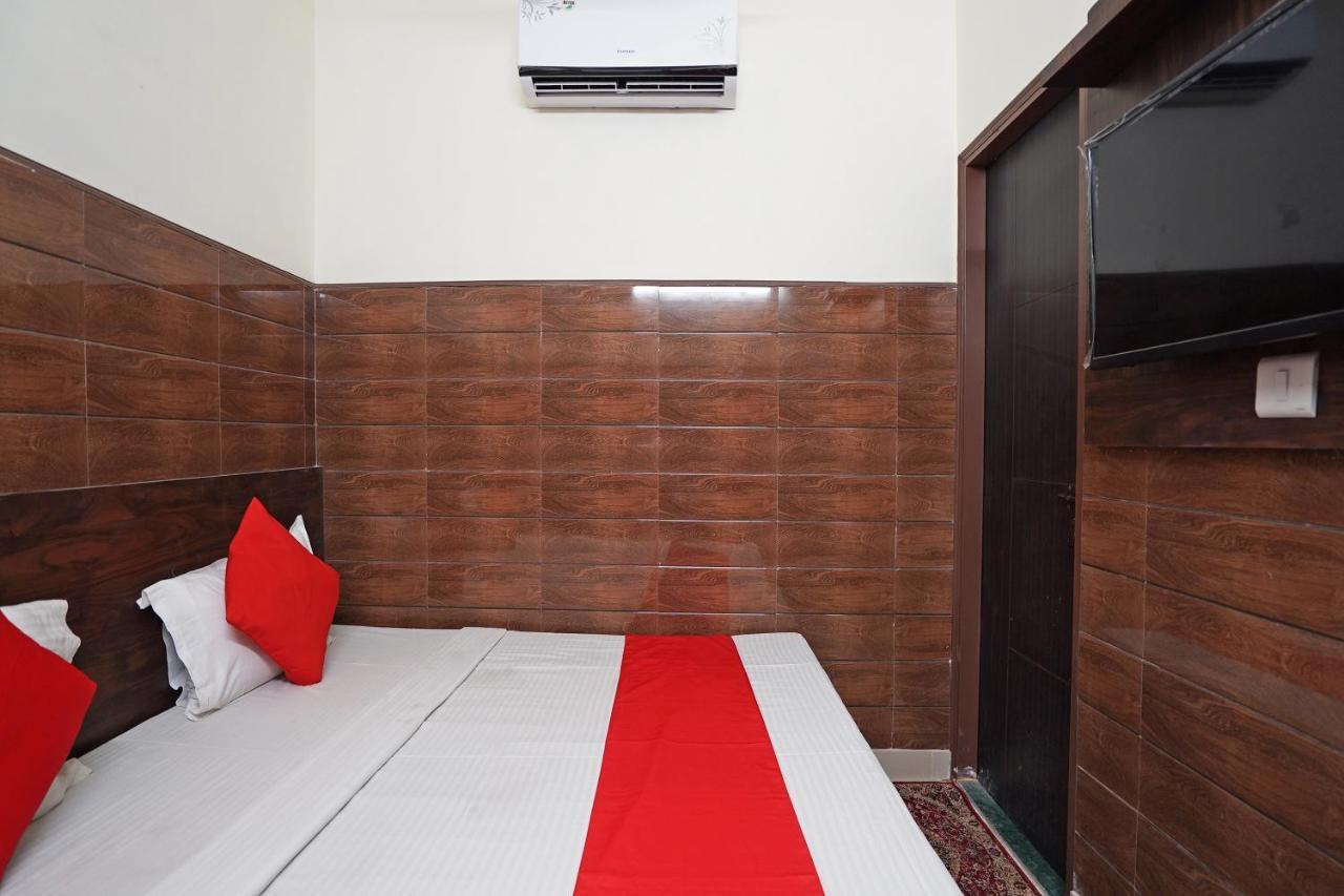 Hotel O Shri Sai Guest House Dillí Exteriér fotografie