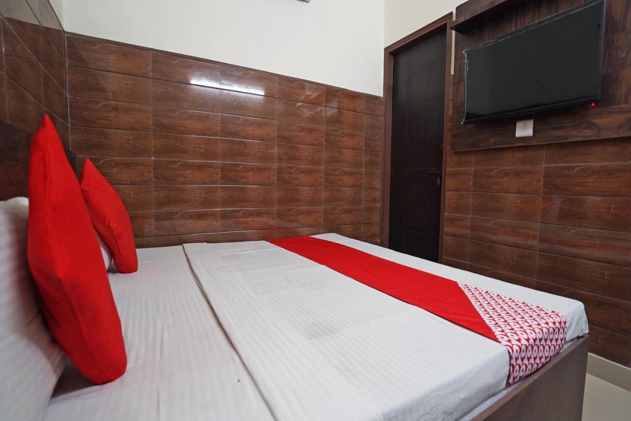 Hotel O Shri Sai Guest House Dillí Exteriér fotografie