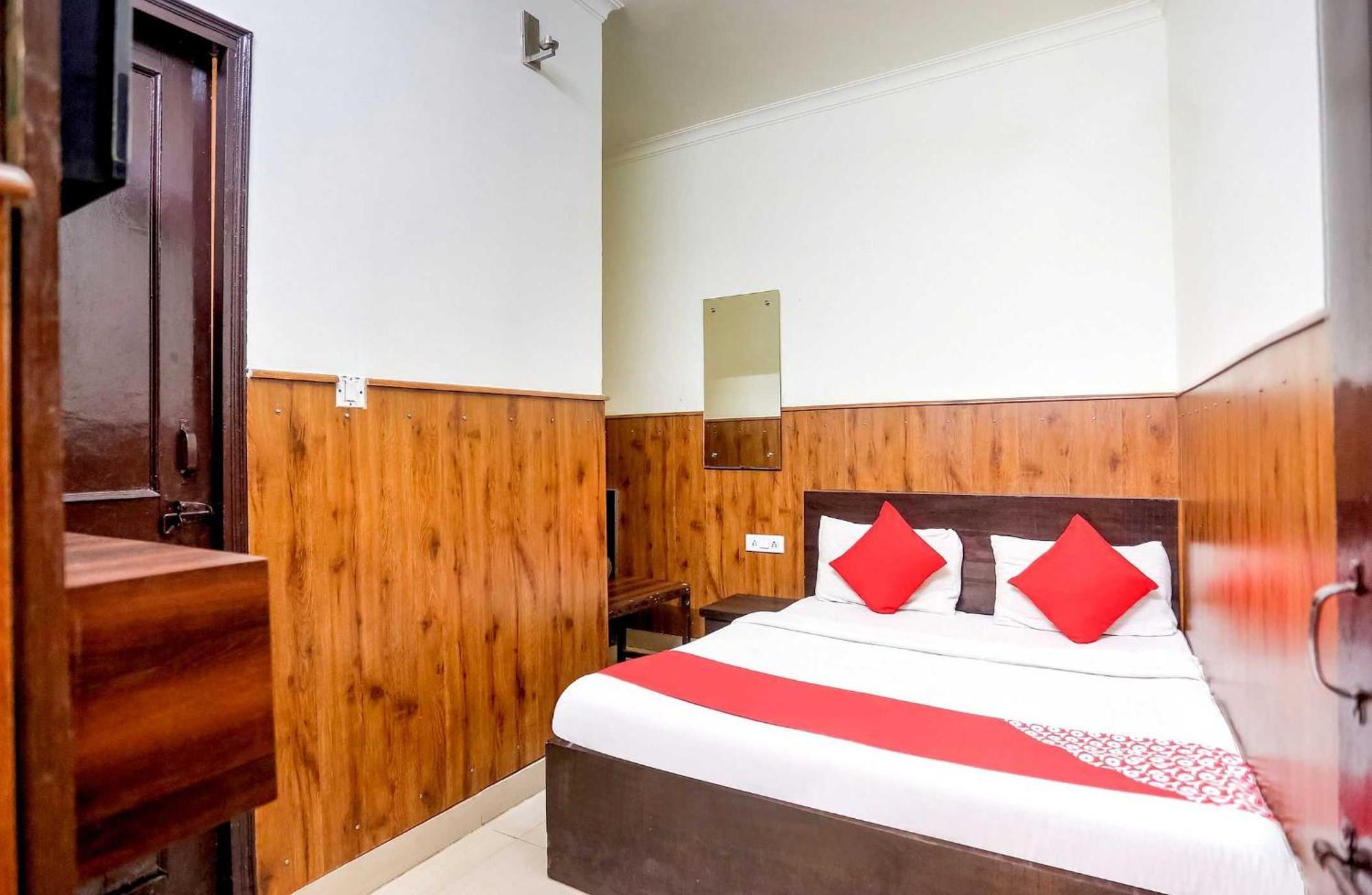Hotel O Shri Sai Guest House Dillí Exteriér fotografie