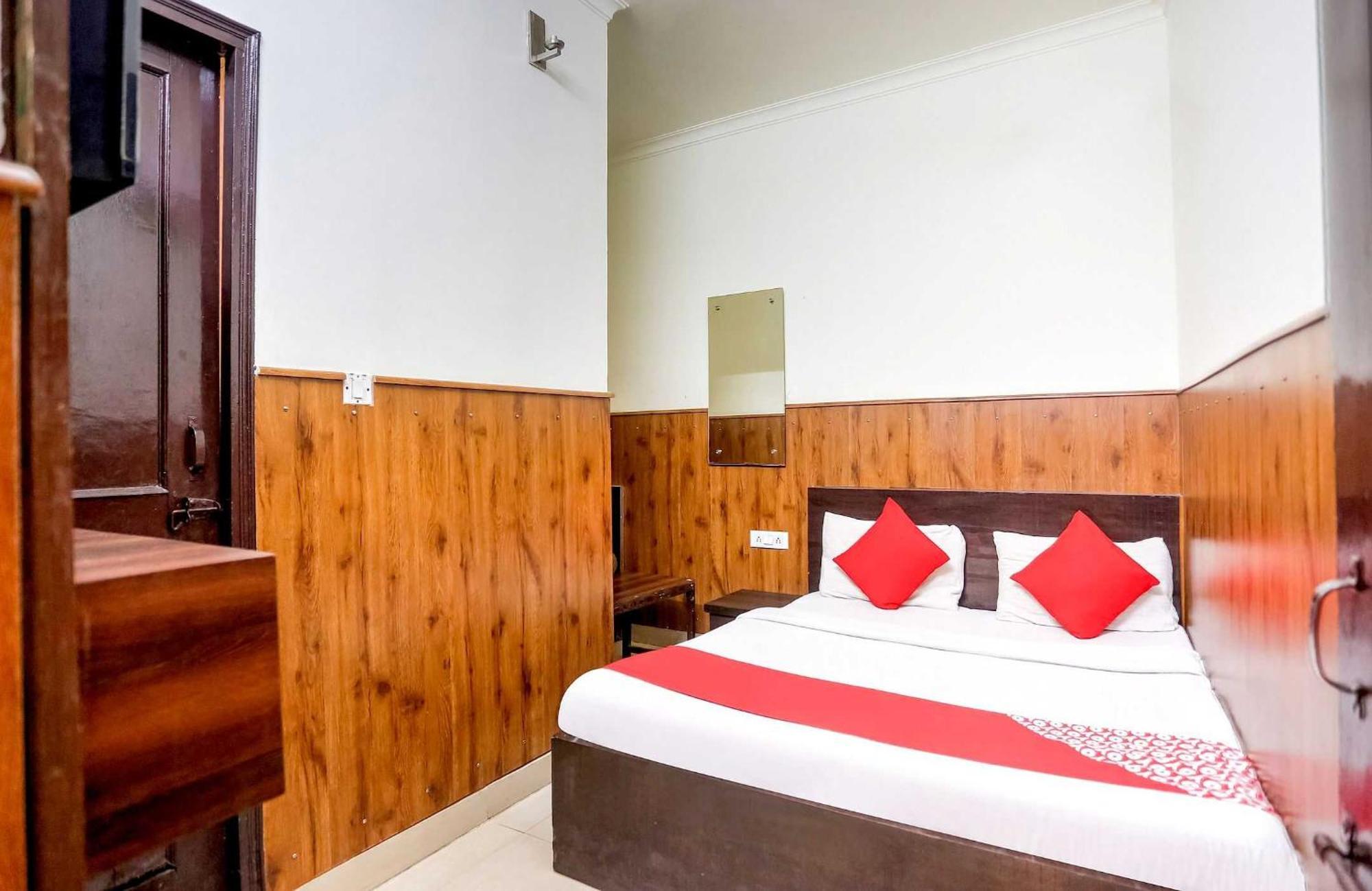 Hotel O Shri Sai Guest House Dillí Exteriér fotografie