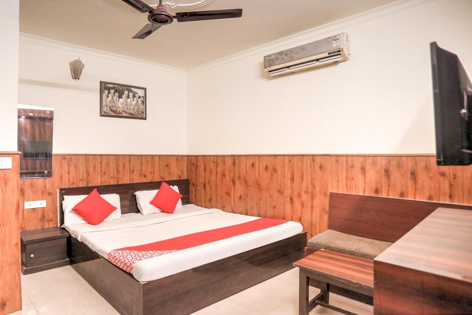 Hotel O Shri Sai Guest House Dillí Exteriér fotografie