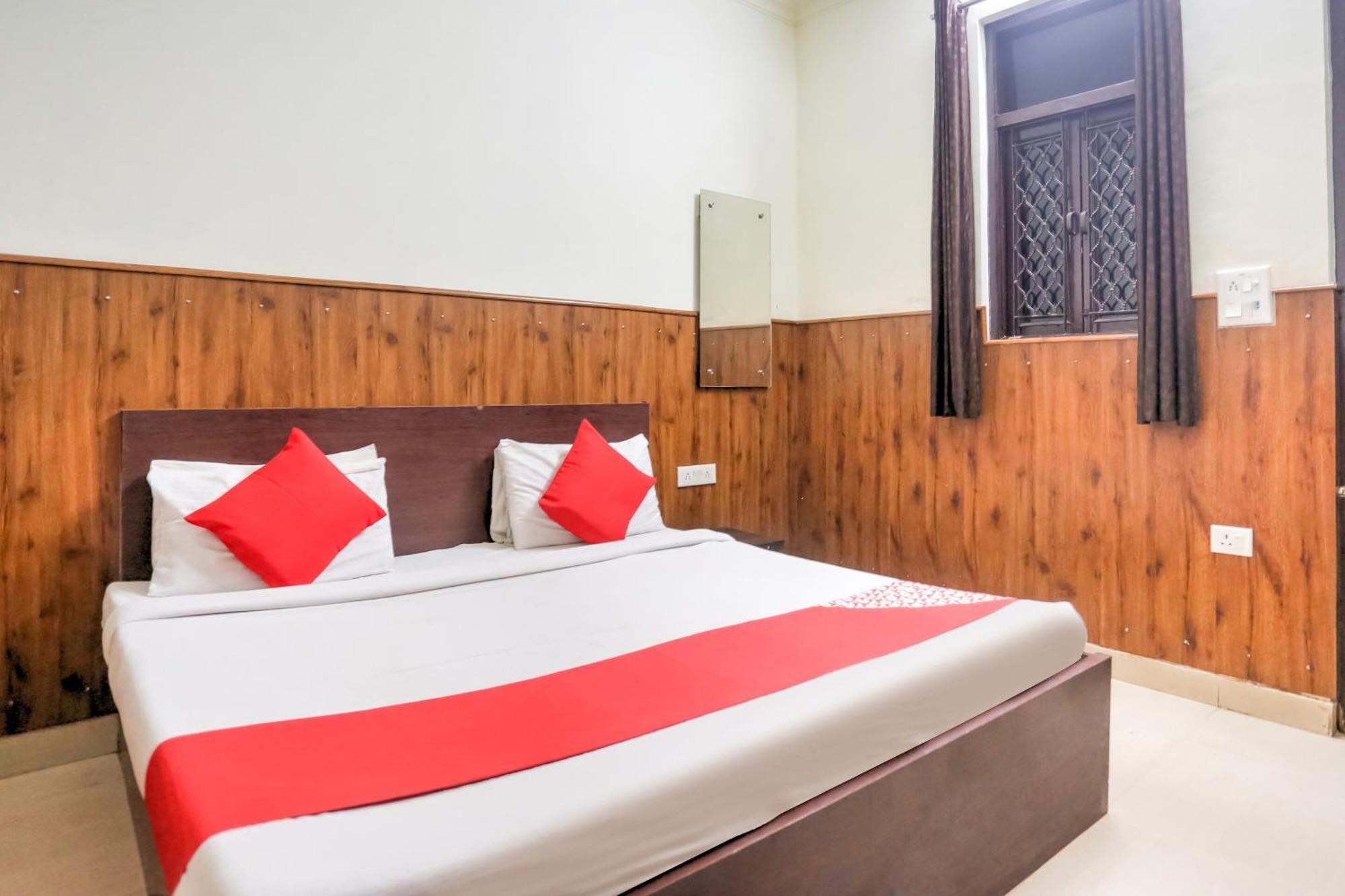 Hotel O Shri Sai Guest House Dillí Exteriér fotografie