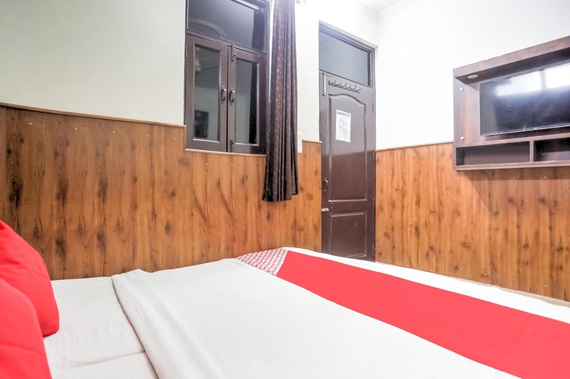 Hotel O Shri Sai Guest House Dillí Exteriér fotografie