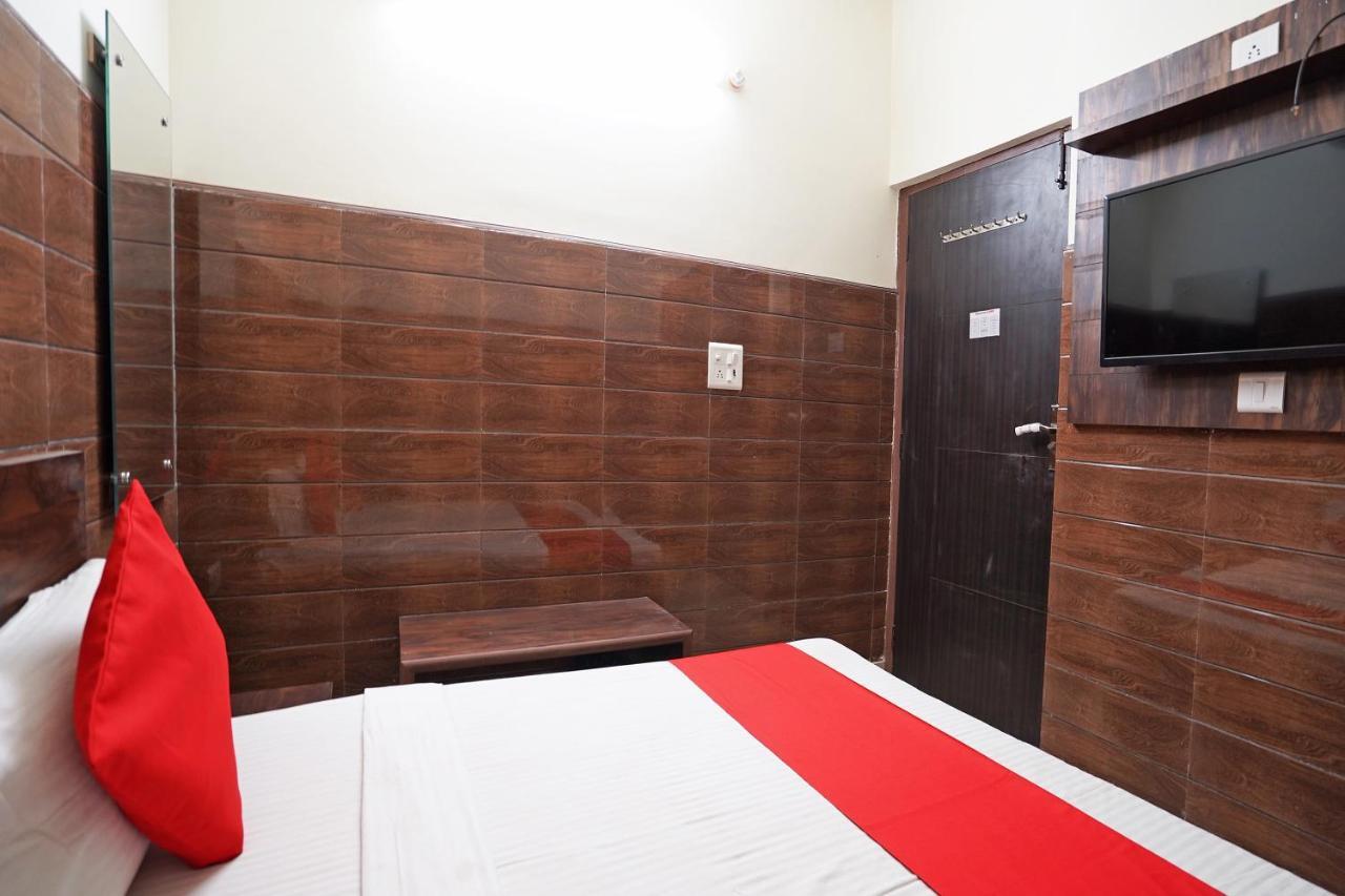 Hotel O Shri Sai Guest House Dillí Exteriér fotografie