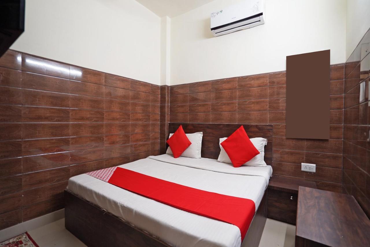 Hotel O Shri Sai Guest House Dillí Exteriér fotografie