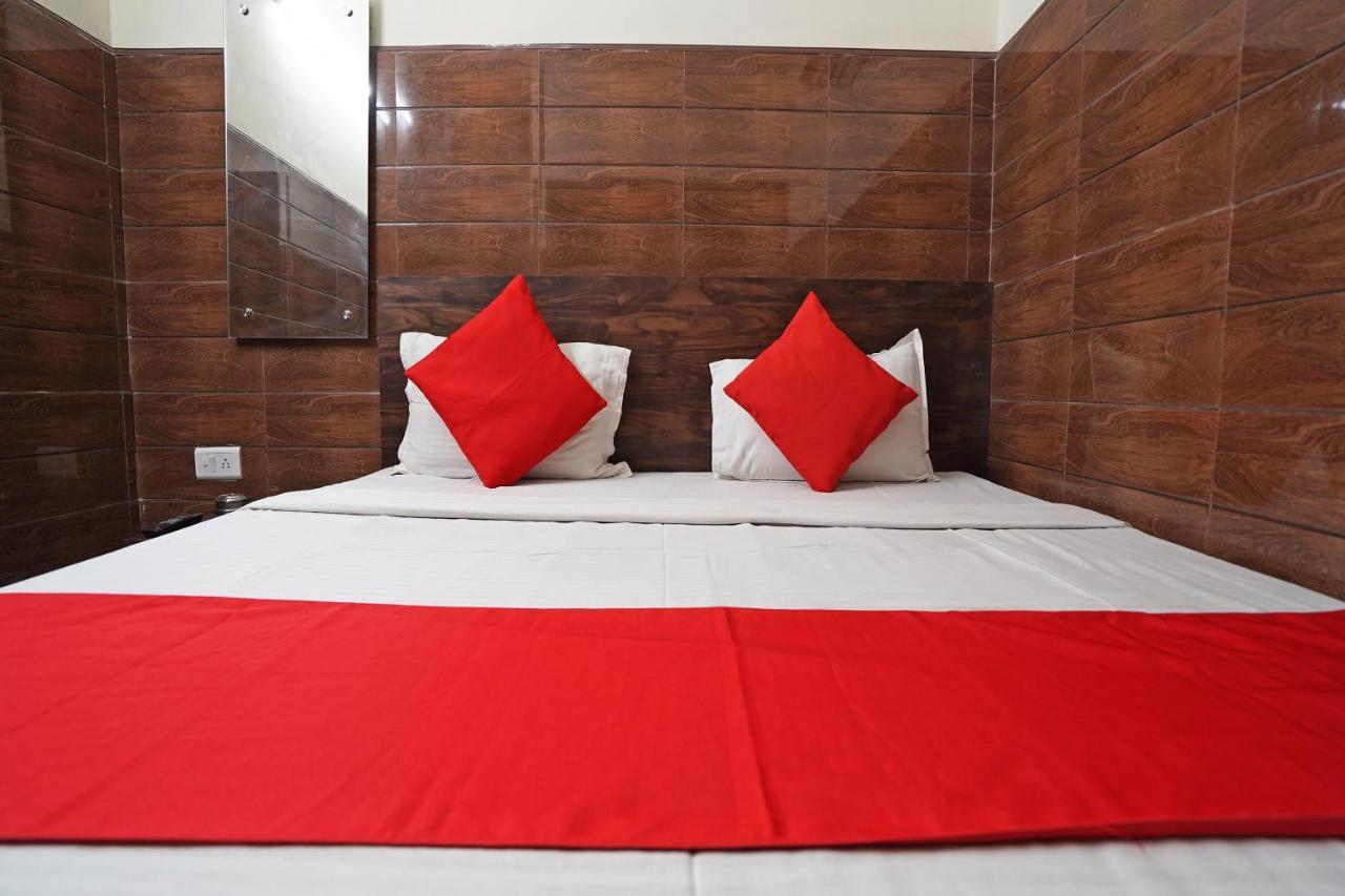 Hotel O Shri Sai Guest House Dillí Exteriér fotografie